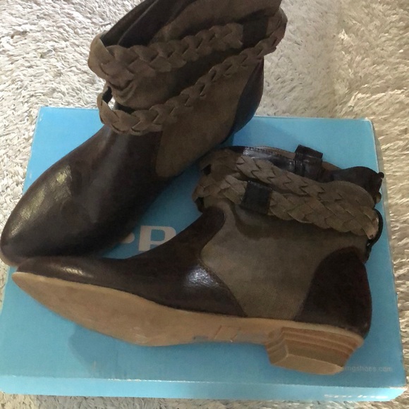 Call it Spring Ankle boots - Picture 3 of 3